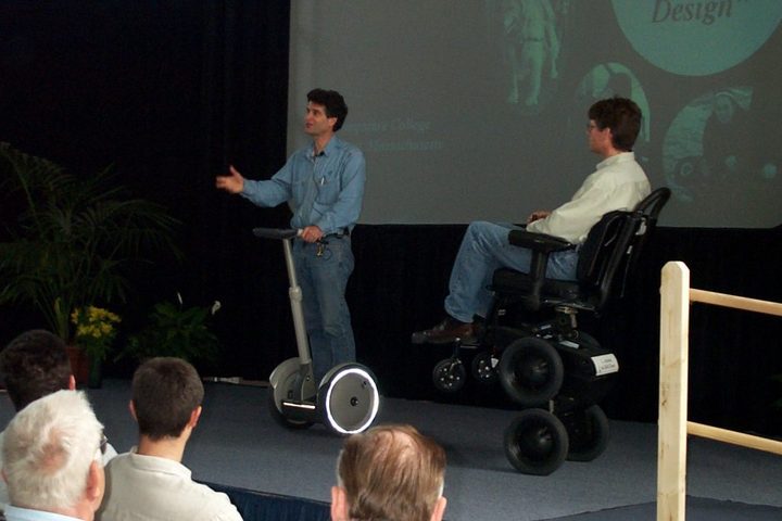 Dean·Kamen 与他的 Segway